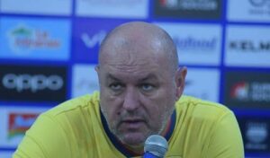 Persib Coach Bojan Hodak Targets Victory Against Bali United